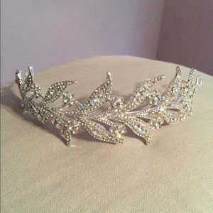 Headpiece never worn.